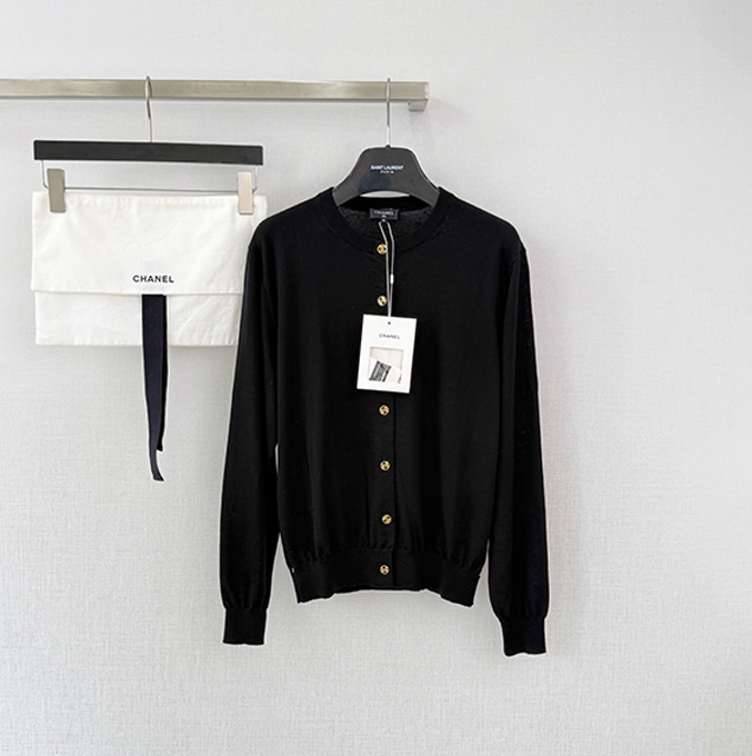 chanel round neck thin knit button cardigan